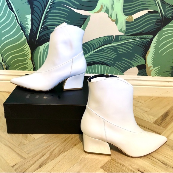 Tibi Shoes - *NEW* TIBI Dylan White Leather Booties size 39 NWT